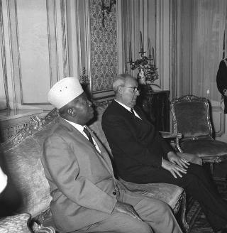 Il Presidente della Repubblica Giuseppe Saragat riceve la visita di Philibert Tsiranana, Presidente della Repubblica Malgascia, con il Ministro degli esteri Albert Sylla e l'ambasciatore a Roma Jules Razafimbahiny