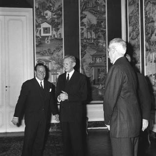 Maurice Couve de Murville, Ministro degli affari esteri di Francia in udienza dal Presidente della Repubblica Giuseppe Saragat