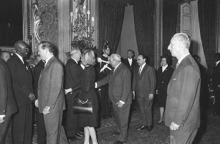 Il Presidente della Repubblica Giuseppe Saragat incontra Victor Leemans, Presidente del Parlamento Europeo, con i partecipanti alla Conferenza euroafricana