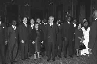 Il Presidente della Repubblica Giuseppe Saragat incontra Victor Leemans, Presidente del Parlamento Europeo, con i partecipanti alla Conferenza euroafricana