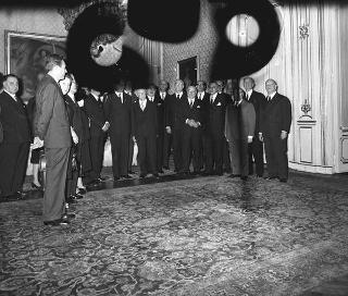 Il Presidente della Repubblica Giuseppe Saragat riceve in udienza Roberto Ago, Presidente della Società italiana per l'organizzazione internazionale, e i componenti del Consiglio direttivo della Società