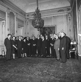 Il Presidente della Repubblica Giuseppe Saragat riceve in udienza Roberto Ago, Presidente della Società italiana per l'organizzazione internazionale, e i componenti del Consiglio direttivo della Società