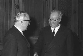Il Presidente della Repubblica Giuseppe Saragat con Walter Hallstein, Presidente della Commissione economica della CEE e Lionello Levi Sandri