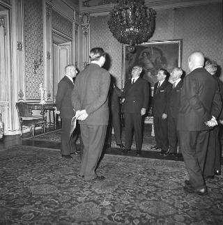 Attilio Tanas, vicePresidente della Giunta Provinciale di Trento con Riccardo Bacchi e Piero Pieri, in visita di omaggio al Presidente della Repubblica Giuseppe Saragat per fare dono del volume dedicato al martire Cesare Battisti