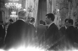 Il Presidente della Repubblica Giuseppe Saragat si prepara per il discorso di fine anno e il ricevimento offerto alle Alte Cariche dello Stato per gli auguri di Natale e Capodanno