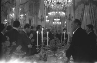 Il Presidente della Repubblica Giuseppe Saragat si prepara per il discorso di fine anno e il ricevimento offerto alle Alte Cariche dello Stato per gli auguri di Natale e Capodanno