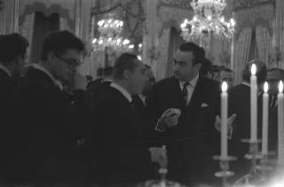 Il Presidente della Repubblica Giuseppe Saragat si prepara per il discorso di fine anno e il ricevimento offerto alle Alte Cariche dello Stato per gli auguri di Natale e Capodanno