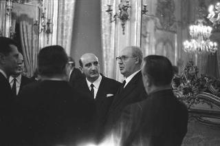 Il Presidente della Repubblica Giuseppe Saragat si prepara per il discorso di fine anno e il ricevimento offerto alle Alte Cariche dello Stato per gli auguri di Natale e Capodanno