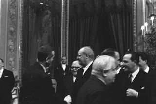 Il Presidente della Repubblica Giuseppe Saragat si prepara per il discorso di fine anno e il ricevimento offerto alle Alte Cariche dello Stato per gli auguri di Natale e Capodanno