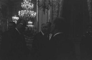 Il Presidente della Repubblica Giuseppe Saragat si prepara per il discorso di fine anno e il ricevimento offerto alle Alte Cariche dello Stato per gli auguri di Natale e Capodanno