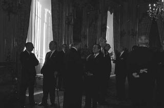Il Presidente della Repubblica Giuseppe Saragat si prepara per il discorso di fine anno e il ricevimento offerto alle Alte Cariche dello Stato per gli auguri di Natale e Capodanno