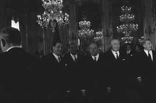 Il Presidente della Repubblica Giuseppe Saragat si prepara per il discorso di fine anno e il ricevimento offerto alle Alte Cariche dello Stato per gli auguri di Natale e Capodanno
