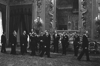 Il Presidente della Repubblica Giuseppe Saragat si prepara per il discorso di fine anno e il ricevimento offerto alle Alte Cariche dello Stato per gli auguri di Natale e Capodanno