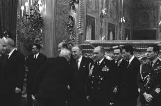 Il Presidente della Repubblica Giuseppe Saragat si prepara per il discorso di fine anno e il ricevimento offerto alle Alte Cariche dello Stato per gli auguri di Natale e Capodanno