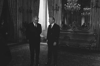 Il Presidente della Repubblica Giuseppe Saragat si prepara per il discorso di fine anno e il ricevimento offerto alle Alte Cariche dello Stato per gli auguri di Natale e Capodanno