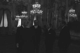 Il Presidente della Repubblica Giuseppe Saragat si prepara per il discorso di fine anno e il ricevimento offerto alle Alte Cariche dello Stato per gli auguri di Natale e Capodanno