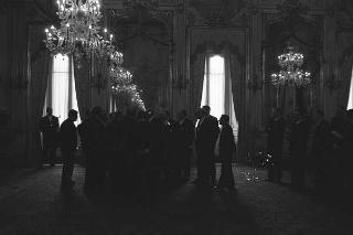 Il Presidente della Repubblica Giuseppe Saragat si prepara per il discorso di fine anno e il ricevimento offerto alle Alte Cariche dello Stato per gli auguri di Natale e Capodanno