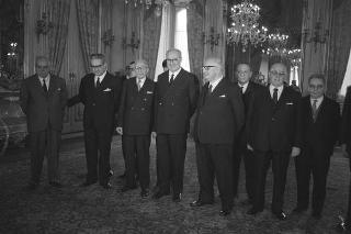 Il Presidente della Repubblica Giuseppe Saragat si prepara per il discorso di fine anno e il ricevimento offerto alle Alte Cariche dello Stato per gli auguri di Natale e Capodanno