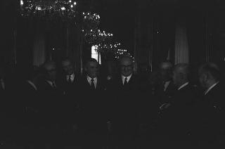 Il Presidente della Repubblica Giuseppe Saragat si prepara per il discorso di fine anno e il ricevimento offerto alle Alte Cariche dello Stato per gli auguri di Natale e Capodanno