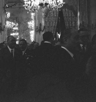 Il Presidente della Repubblica Giuseppe Saragat si prepara per il discorso di fine anno e il ricevimento offerto alle Alte Cariche dello Stato per gli auguri di Natale e Capodanno