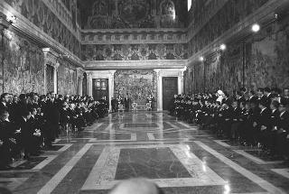 Il Presidente della Repubblica Giuseppe Saragat si prepara per il discorso di fine anno e il ricevimento offerto alle Alte Cariche dello Stato per gli auguri di Natale e Capodanno