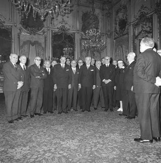 Il Presidente della Repubblica Giuseppe Saragat si prepara per il discorso di fine anno e il ricevimento offerto alle Alte Cariche dello Stato per gli auguri di Natale e Capodanno