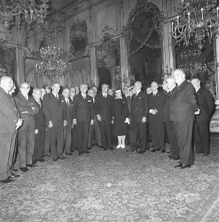Il Presidente della Repubblica Giuseppe Saragat si prepara per il discorso di fine anno e il ricevimento offerto alle Alte Cariche dello Stato per gli auguri di Natale e Capodanno