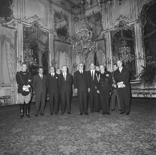 Il Presidente della Repubblica Giuseppe Saragat si prepara per il discorso di fine anno e il ricevimento offerto alle Alte Cariche dello Stato per gli auguri di Natale e Capodanno