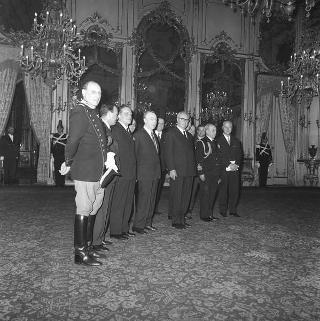 Il Presidente della Repubblica Giuseppe Saragat si prepara per il discorso di fine anno e il ricevimento offerto alle Alte Cariche dello Stato per gli auguri di Natale e Capodanno