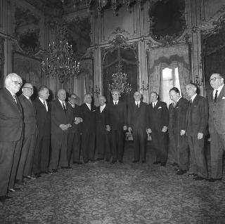 Il Presidente della Repubblica Giuseppe Saragat si prepara per il discorso di fine anno e il ricevimento offerto alle Alte Cariche dello Stato per gli auguri di Natale e Capodanno
