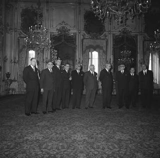 Il Presidente della Repubblica Giuseppe Saragat si prepara per il discorso di fine anno e il ricevimento offerto alle Alte Cariche dello Stato per gli auguri di Natale e Capodanno