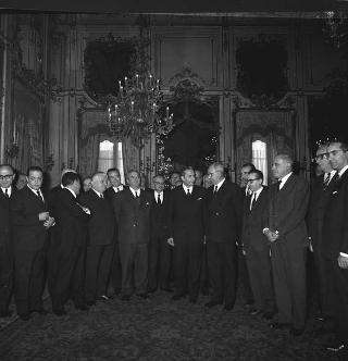 Il Presidente della Repubblica Giuseppe Saragat si prepara per il discorso di fine anno e il ricevimento offerto alle Alte Cariche dello Stato per gli auguri di Natale e Capodanno