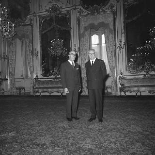 Il Presidente della Repubblica Giuseppe Saragat si prepara per il discorso di fine anno e il ricevimento offerto alle Alte Cariche dello Stato per gli auguri di Natale e Capodanno