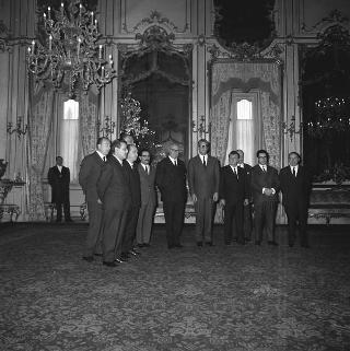 Il Presidente della Repubblica Giuseppe Saragat si prepara per il discorso di fine anno e il ricevimento offerto alle Alte Cariche dello Stato per gli auguri di Natale e Capodanno