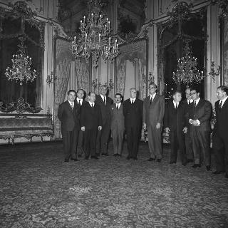 Il Presidente della Repubblica Giuseppe Saragat si prepara per il discorso di fine anno e il ricevimento offerto alle Alte Cariche dello Stato per gli auguri di Natale e Capodanno