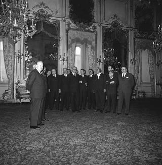 Il Presidente della Repubblica Giuseppe Saragat si prepara per il discorso di fine anno e il ricevimento offerto alle Alte Cariche dello Stato per gli auguri di Natale e Capodanno
