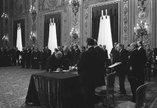 Il Presidente della Repubblica Giuseppe Saragat preside alla cerimonia di Giuramento dei nuovi ministri del terzo Governo Moro