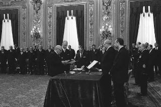 Il Presidente della Repubblica Giuseppe Saragat preside alla cerimonia di Giuramento dei nuovi ministri del terzo Governo Moro