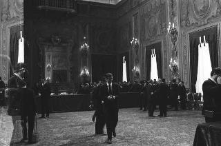 Il Presidente della Repubblica Giuseppe Saragat preside alla cerimonia di Giuramento dei nuovi ministri del terzo Governo Moro