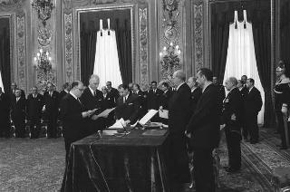 Il Presidente della Repubblica Giuseppe Saragat preside alla cerimonia di Giuramento dei nuovi ministri del terzo Governo Moro