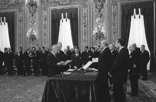 Il Presidente della Repubblica Giuseppe Saragat preside alla cerimonia di Giuramento dei nuovi ministri del terzo Governo Moro
