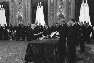 Il Presidente della Repubblica Giuseppe Saragat preside alla cerimonia di Giuramento dei nuovi ministri del terzo Governo Moro