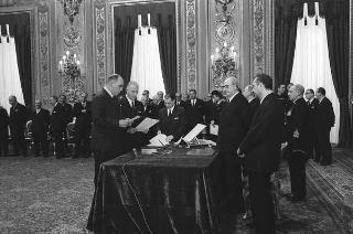 Il Presidente della Repubblica Giuseppe Saragat preside alla cerimonia di Giuramento dei nuovi ministri del terzo Governo Moro