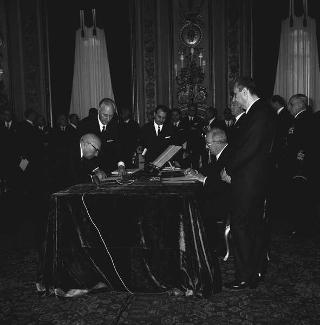 Il Presidente della Repubblica Giuseppe Saragat preside alla cerimonia di Giuramento dei nuovi ministri del terzo Governo Moro