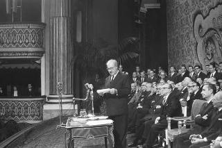 Napoli, Teatro San Carlo: discorso commemorativo del Presidente della Repubblica Giuseppe Saragat in occasione del I centenario della nascita di Benedetto Croce