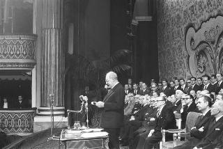 Napoli, Teatro San Carlo: discorso commemorativo del Presidente della Repubblica Giuseppe Saragat in occasione del I centenario della nascita di Benedetto Croce