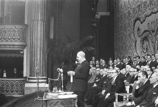 Napoli, Teatro San Carlo: discorso commemorativo del Presidente della Repubblica Giuseppe Saragat in occasione del I centenario della nascita di Benedetto Croce