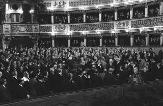 Napoli, Teatro San Carlo: discorso commemorativo del Presidente della Repubblica Giuseppe Saragat in occasione del I centenario della nascita di Benedetto Croce