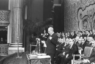 Napoli, Teatro San Carlo: discorso commemorativo del Presidente della Repubblica Giuseppe Saragat in occasione del I centenario della nascita di Benedetto Croce