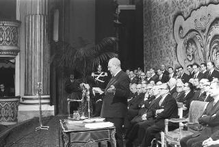 Napoli, Teatro San Carlo: discorso commemorativo del Presidente della Repubblica Giuseppe Saragat in occasione del I centenario della nascita di Benedetto Croce